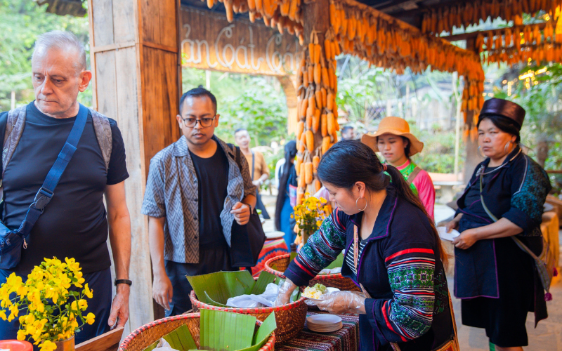 The evolution of Sapa hospitality through cultural roots 1 A Cultural Encounter In Cat Cat Village, Where H’mong Hospitality Turns Every Shared Moment Into A Living Tradition